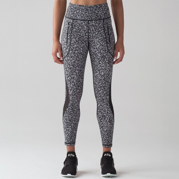Lululemon Invigorate 7/8 Tight - Picture 2 of 8